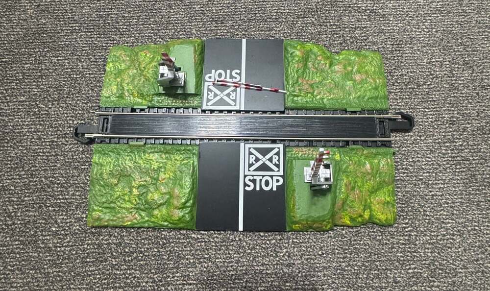 Bachmann E-Z Track Dual Crossing Gate 1433027